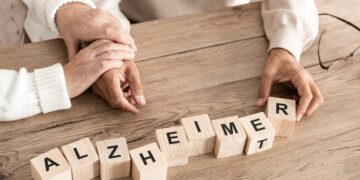 Erhöhen bestimmte häufig eingesetzte Medikamente das Risiko Alzheimer zu entwickeln? (Bild: LIGHTFIELD STUDIOS/Stock.Adobe.com)