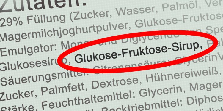 Eine Zustatenliste, auf der das Wort "Glukose-Fruktose-Sirup" rot umrandet ist.