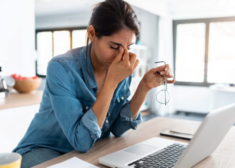 Schlieren Vor Den Augen Stress www.heilpraxisnet.de