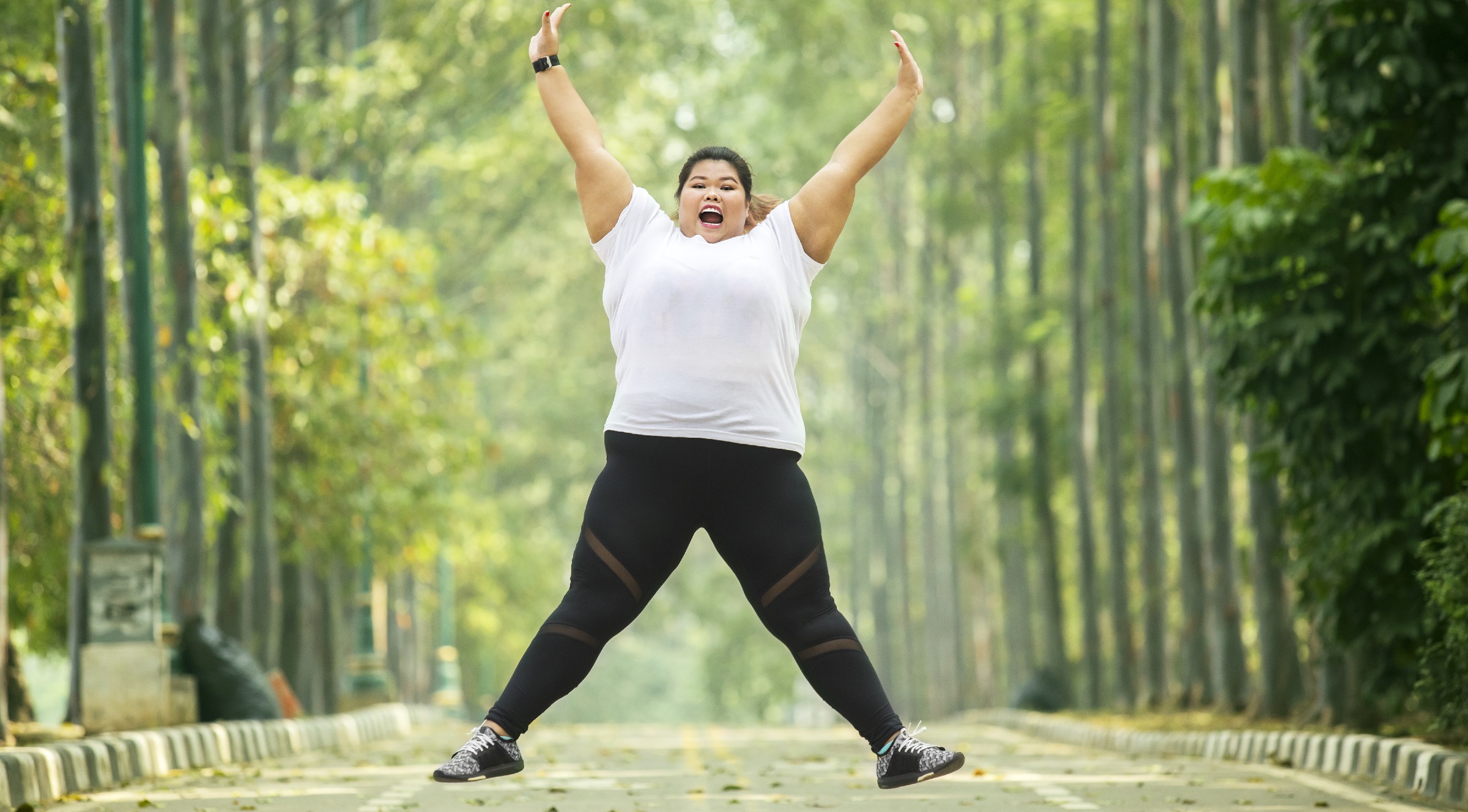 Толстый радуется. Физическая активность при ожирении. Бег ожирение. Жирный радуется. Джампинг для толстых женщин.
