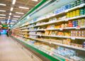Käse-Rückruf in 12 Bundesländern. Die betroffenen Produkte können Plastikfremdkörper enthalten. (Bild: fascinadora/stock.adobe.com)