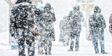 Menschen im Schneesturm