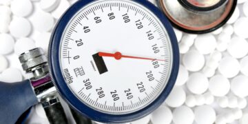 Kann eine nachlassende Gedächtnisleistung mit der Hilfe von speziellen Blutdruck senkenden Medikamenten verhindert werden? (Bild: redaktion93/stock.adobe.com)