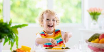 Wie lassen sich Kinder dazu bringen mehr Gemüse zu konsumieren? (Bild: famveldman/stock.adobe.com)