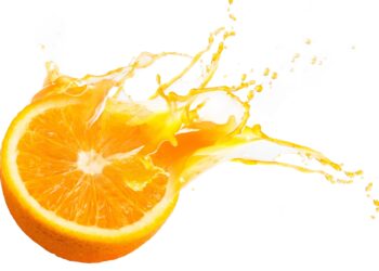 Halbe Orange aus der Saft spritzt.