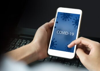 Wie hat sich die Nutzung von Social Media auf die anfängliche Ausbreitung von COVID-19 ausgewirkt? (Bild: khunnok studio/stock.adobe.com)