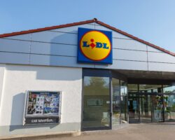 Eingangsbereich einer Lidl-Filiale in Stuttgart.