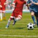 Fußballspieler beim Spiel im Stadion