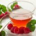 Auch als Teezubereitung kann die Himbeere ihre positive Wirkung auf die Gesundheit entfalten. (Bild: w1zardne/stock.adobe.com)