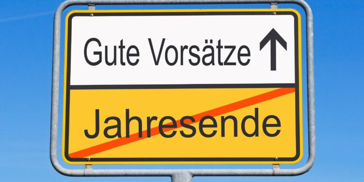 Verkehrsschild mit der Aufschrift Gute Vorsätze und Jahresende